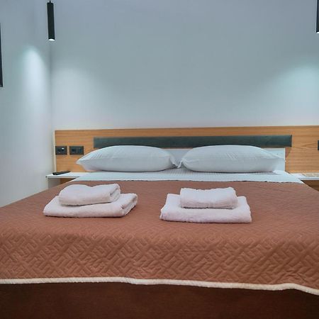 Kalpazo Inn Tirana Bagian luar foto