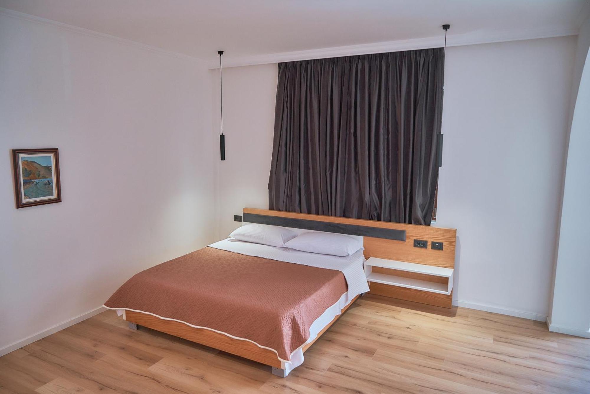 Kalpazo Inn Tirana Bagian luar foto