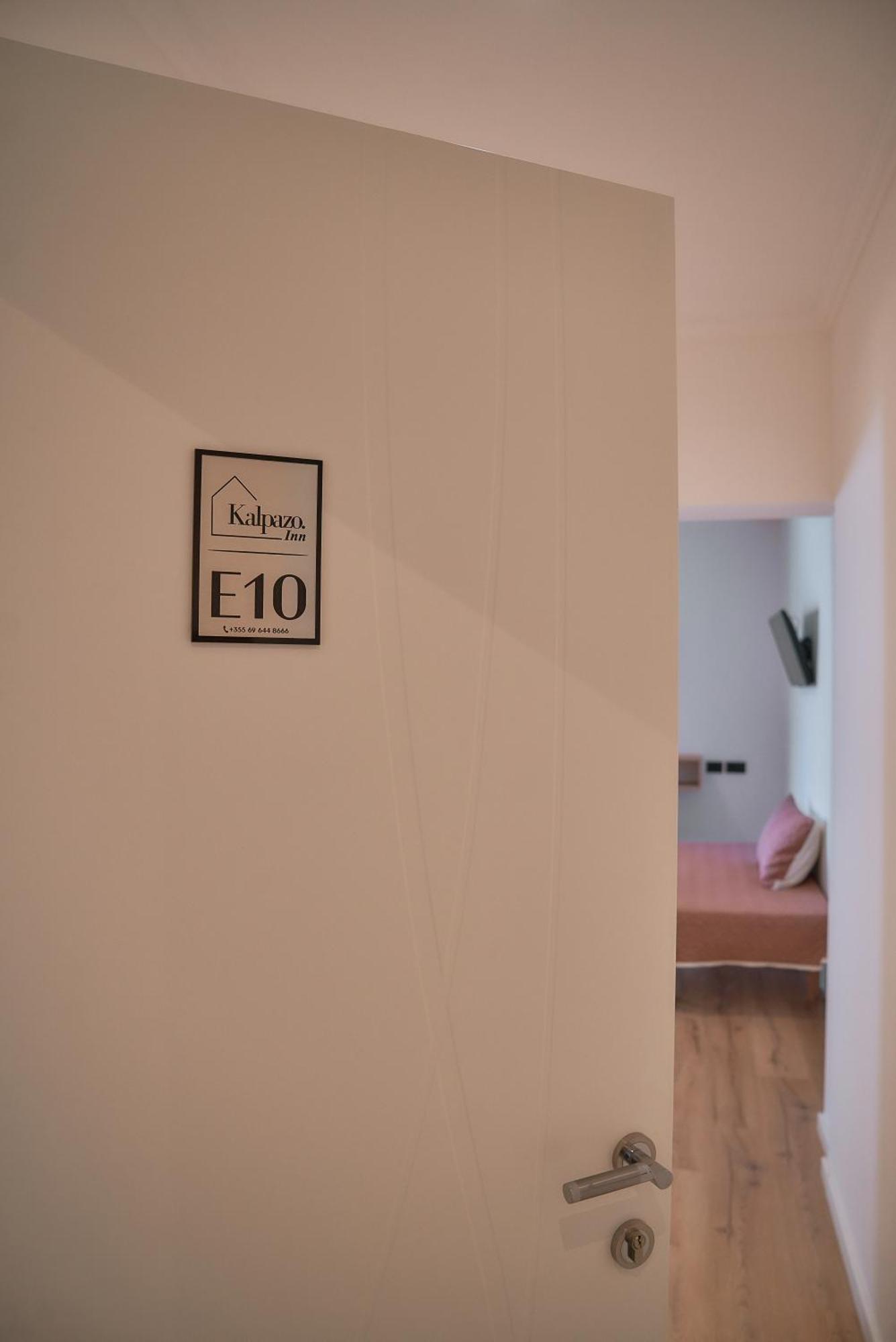 Kalpazo Inn Tirana Bagian luar foto
