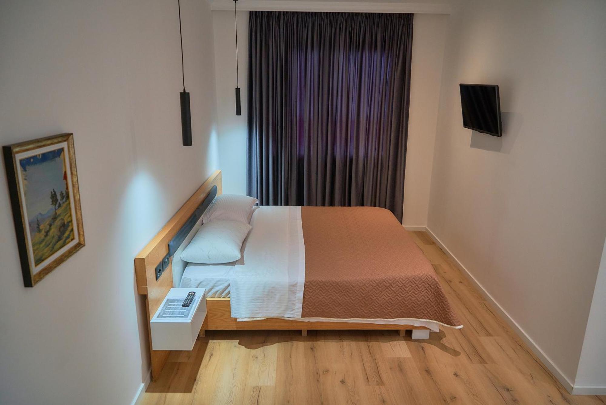 Kalpazo Inn Tirana Bagian luar foto